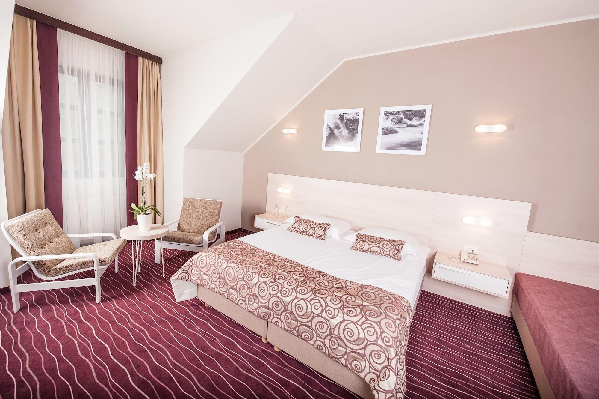 Hotel Zagreb - Health & Beauty 로가스카슬라티나 외부 사진