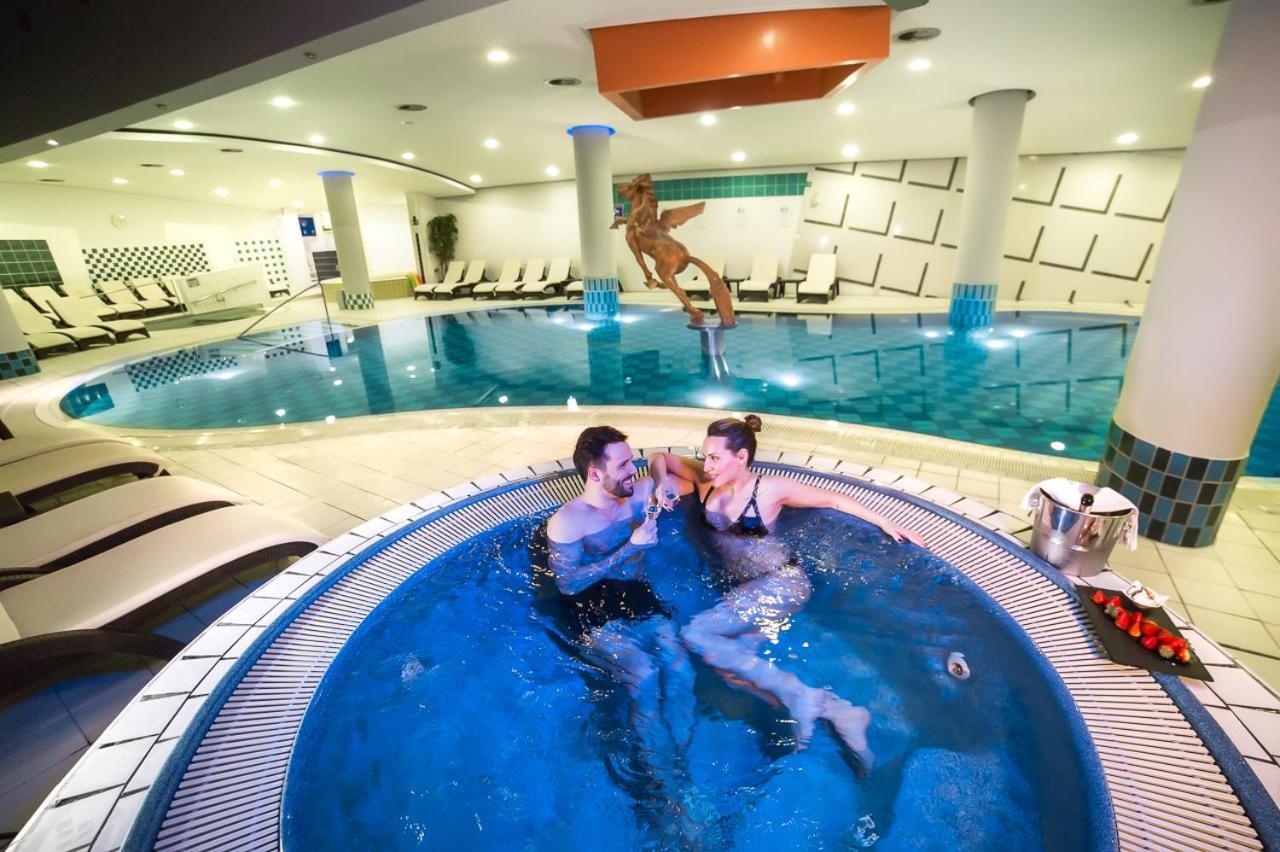 Hotel Zagreb - Health & Beauty 로가스카슬라티나 외부 사진