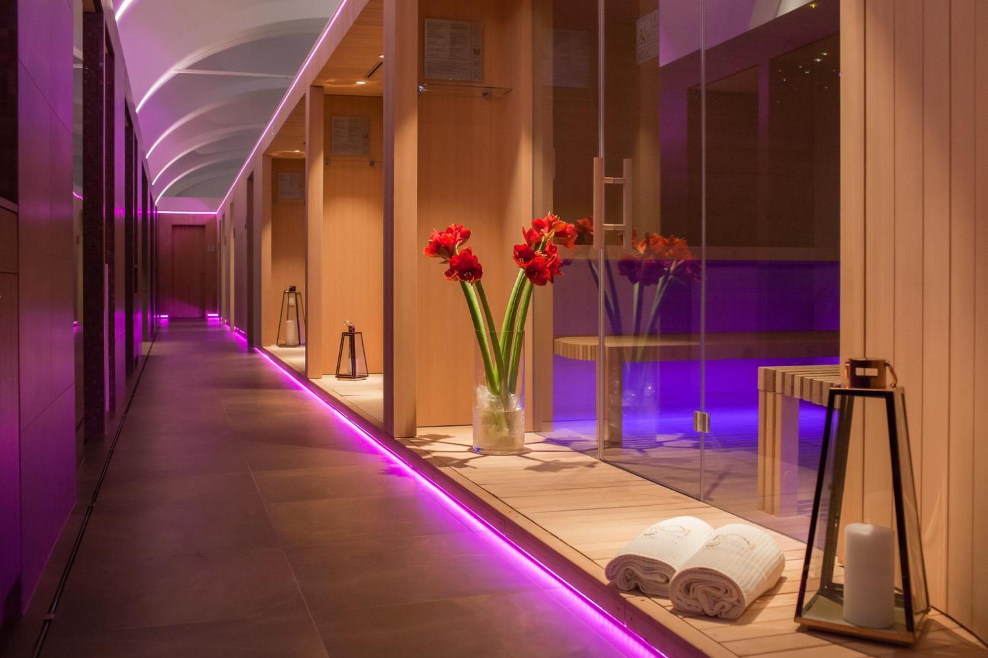 Hotel Zagreb - Health & Beauty 로가스카슬라티나 외부 사진