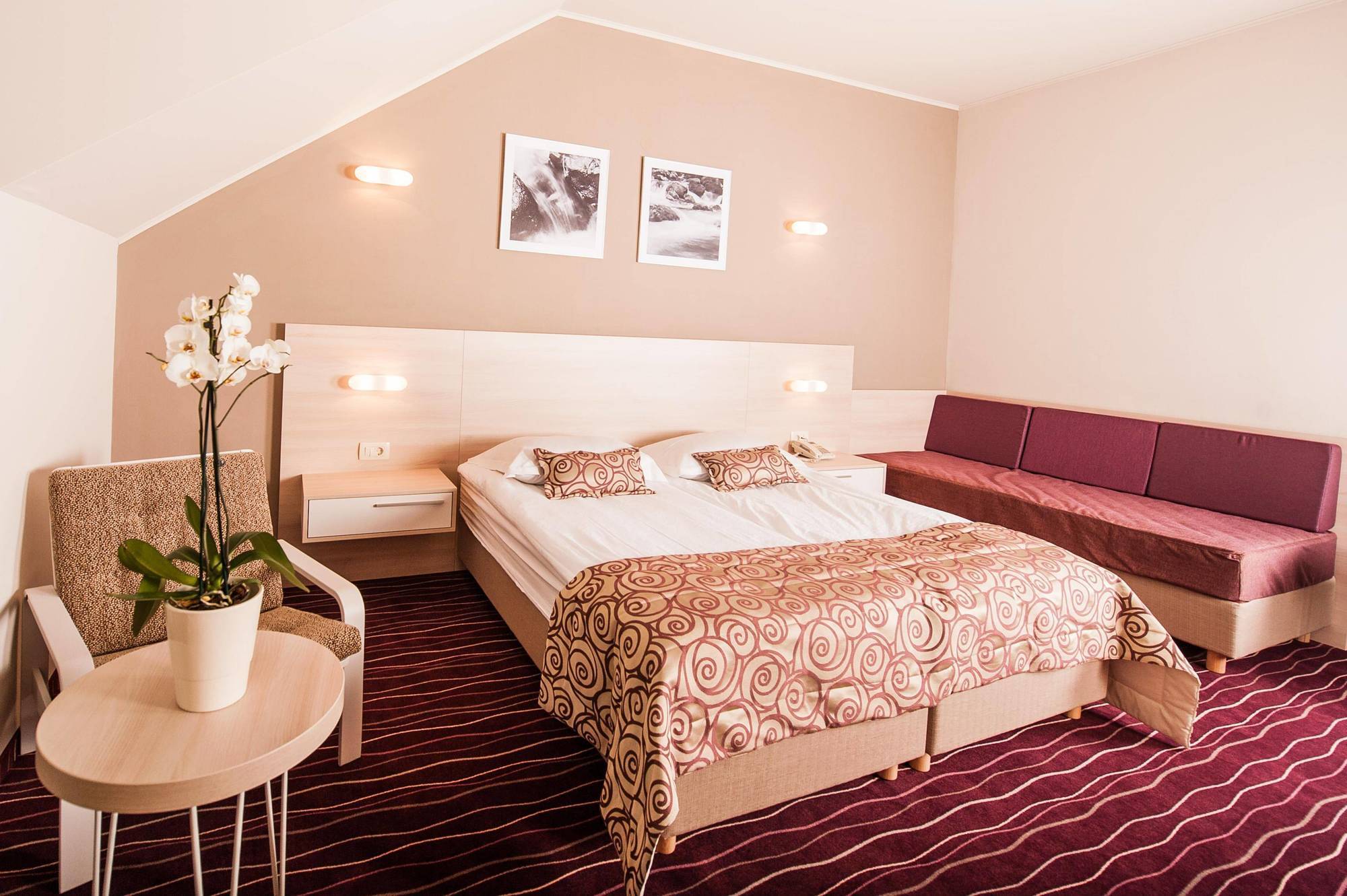 Hotel Zagreb - Health & Beauty 로가스카슬라티나 외부 사진