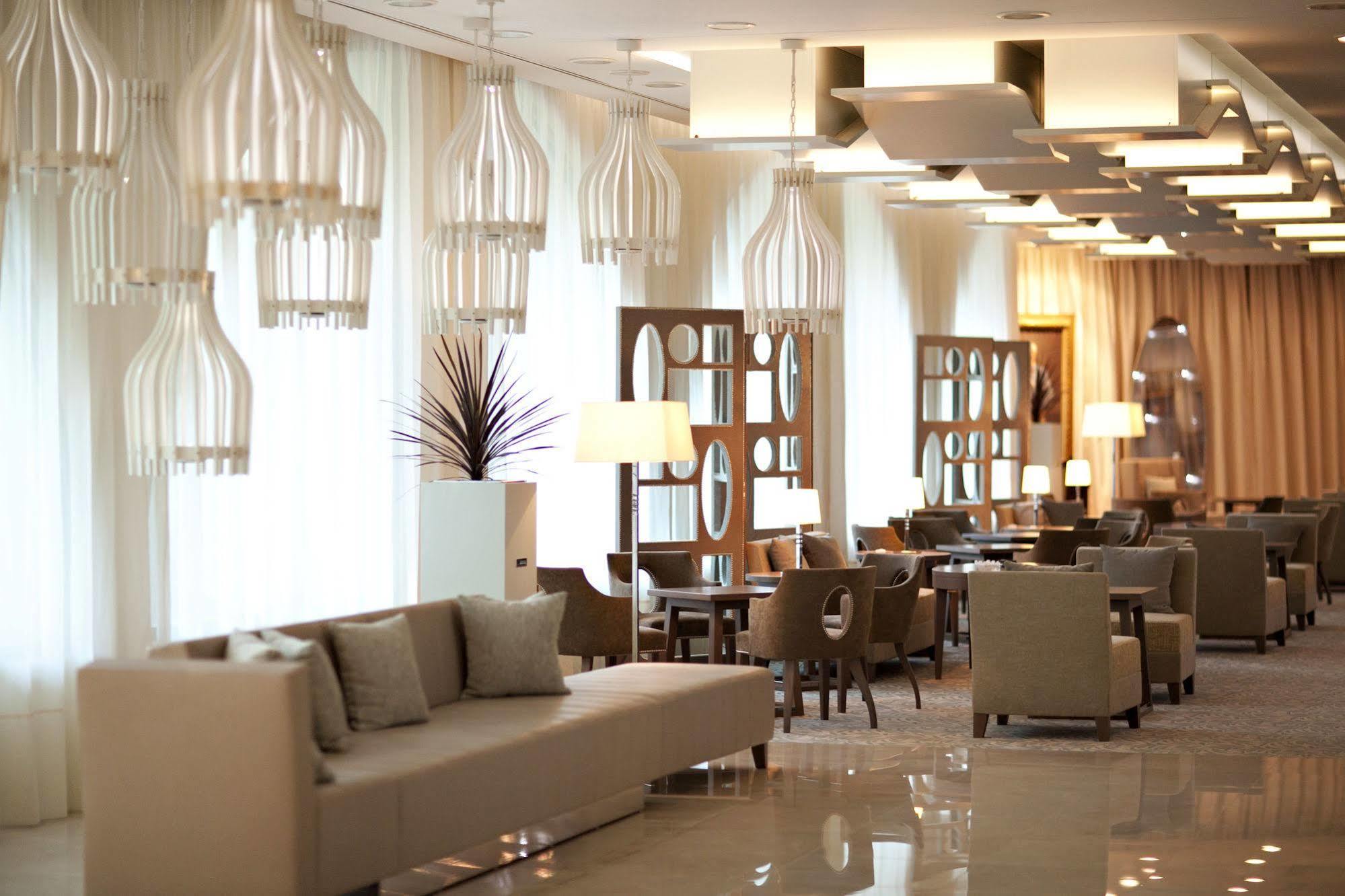 Hotel Zagreb - Health & Beauty 로가스카슬라티나 외부 사진